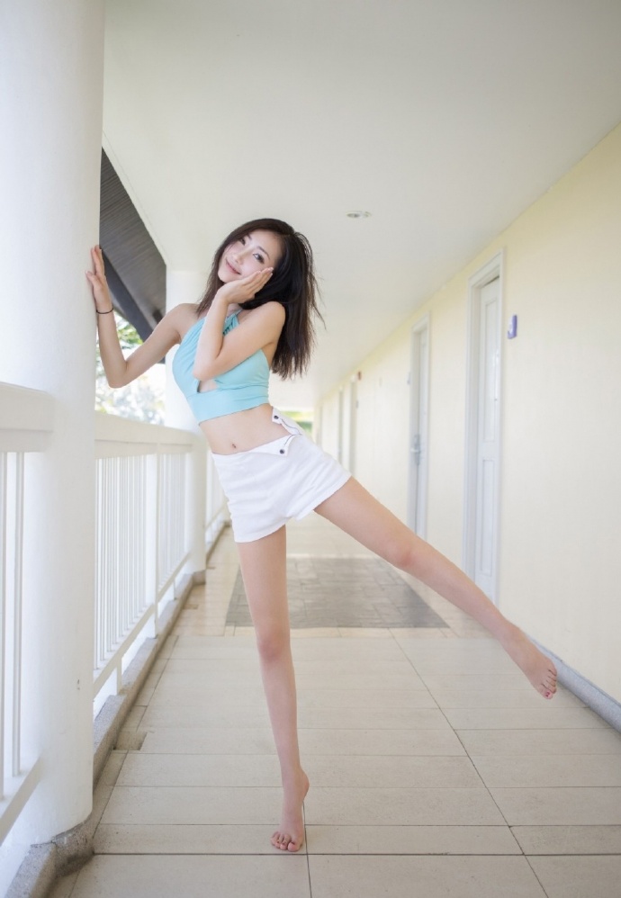 我的天才女友 封面
